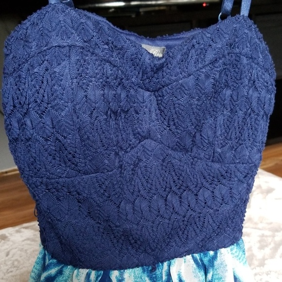 Maxi - Picture 2 of 2